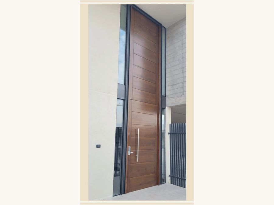 Puerta en 2 hojas superior e inferior modelo Capri sólida en Raulí