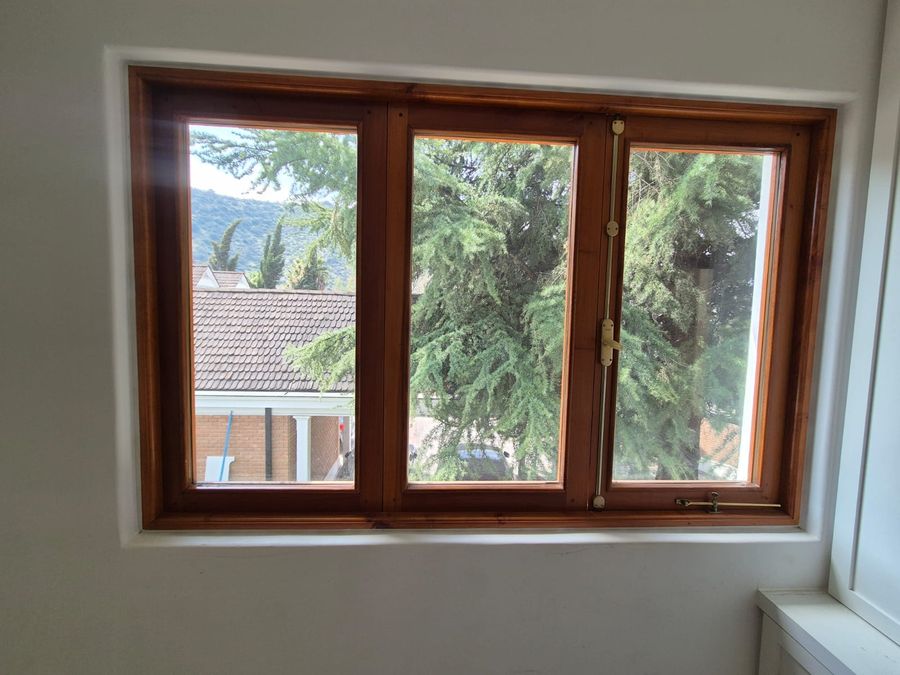 Ventana de madera a medida